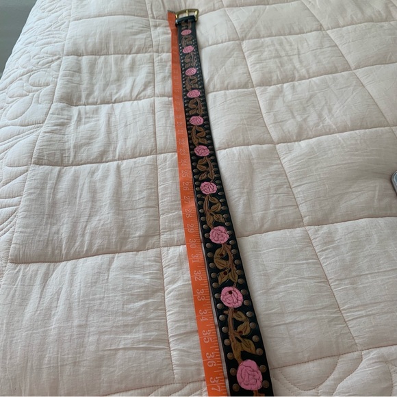 BUNKHOUSE Bling studded belt with black background accented with roses/leaves - Picture 12 of 13